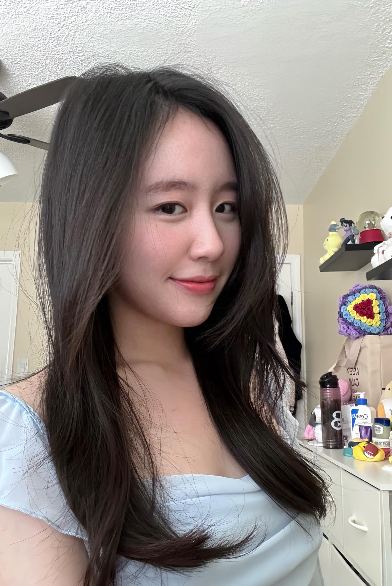 Admiring the Pure Beauty of the Female Streamer from the Rare "Quadruplet Sisters" Family 5 photo 1729050064888 1729050074797895872986