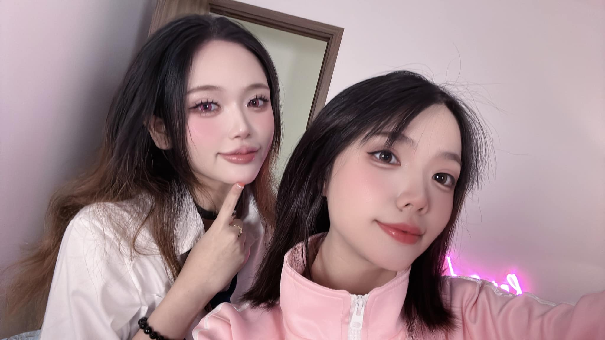 Famous Coser with Sensitive Style Takes Over Remind's Official Channel 6 photo 1729389453812 1729389453974837265902