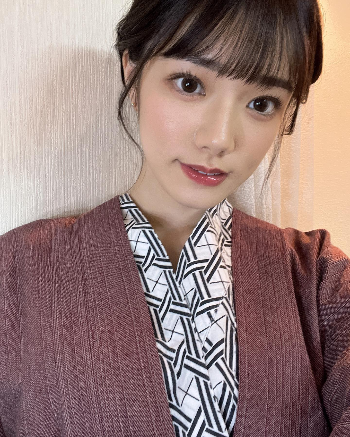 Aspiring to Be an Idol, the Famous Hot Girl Unexpectedly Turns to Work with Yua Mikami, Achieving Unforeseen Success 2 photo 1729659447031 17296594472111905827688