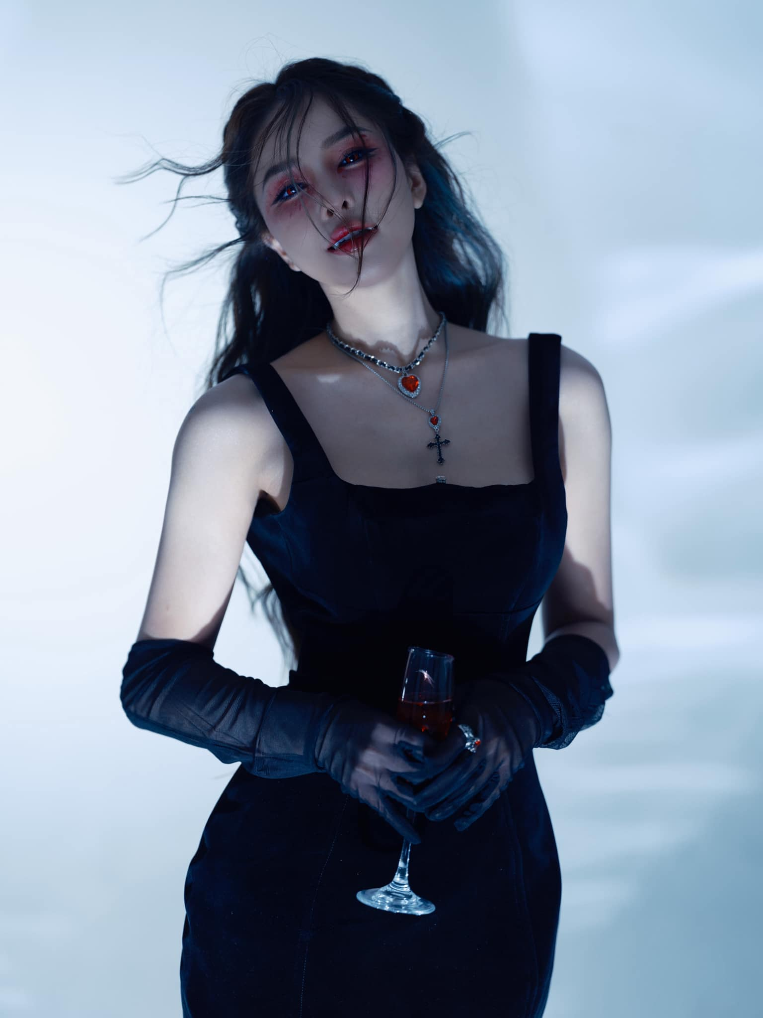 Trâm Anh Looks Unrecognizable as a "Vampire" 2 Trâm Anh's vampire costume