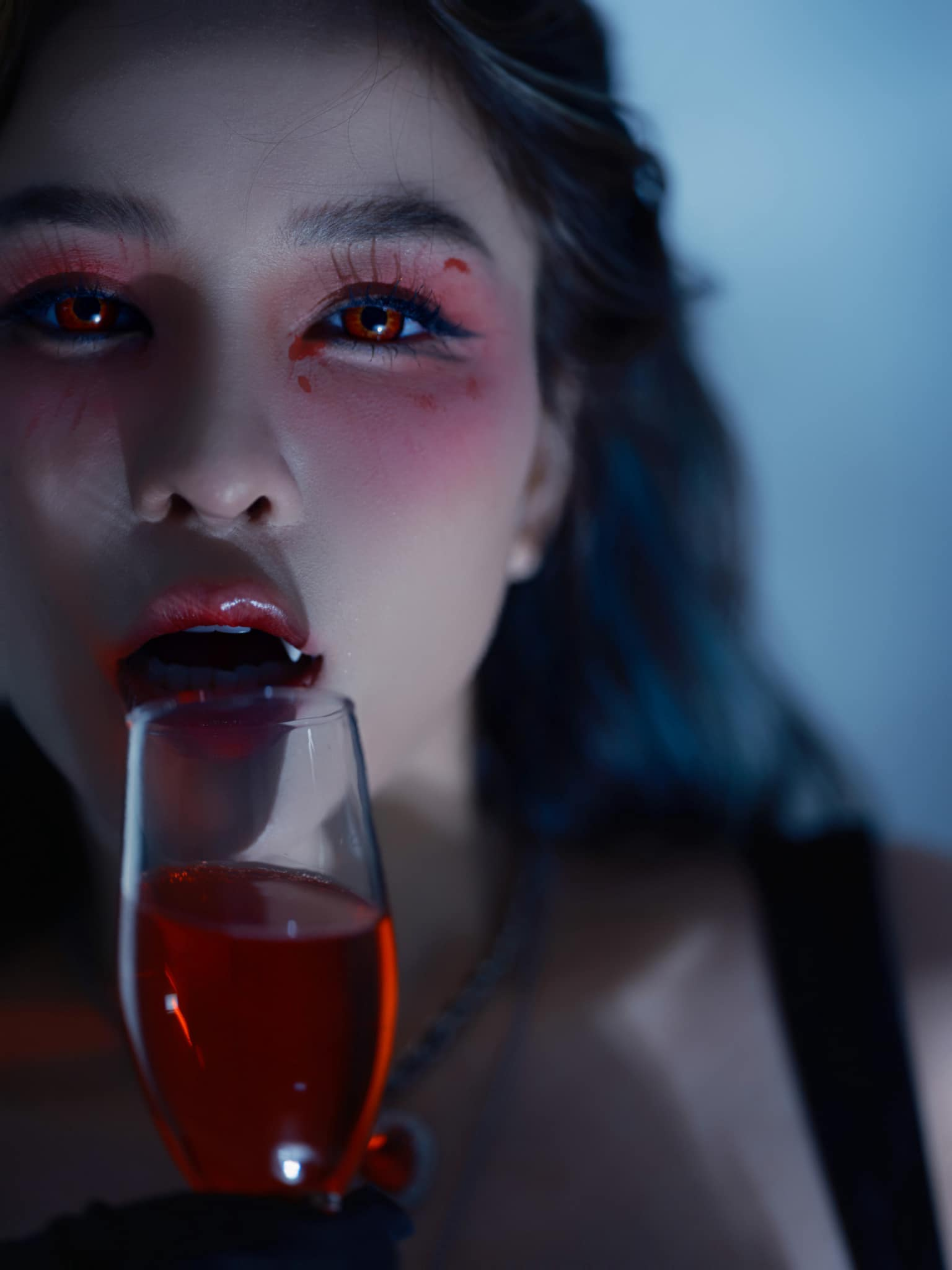 Trâm Anh Looks Unrecognizable as a "Vampire" 3 Trâm Anh's Halloween look