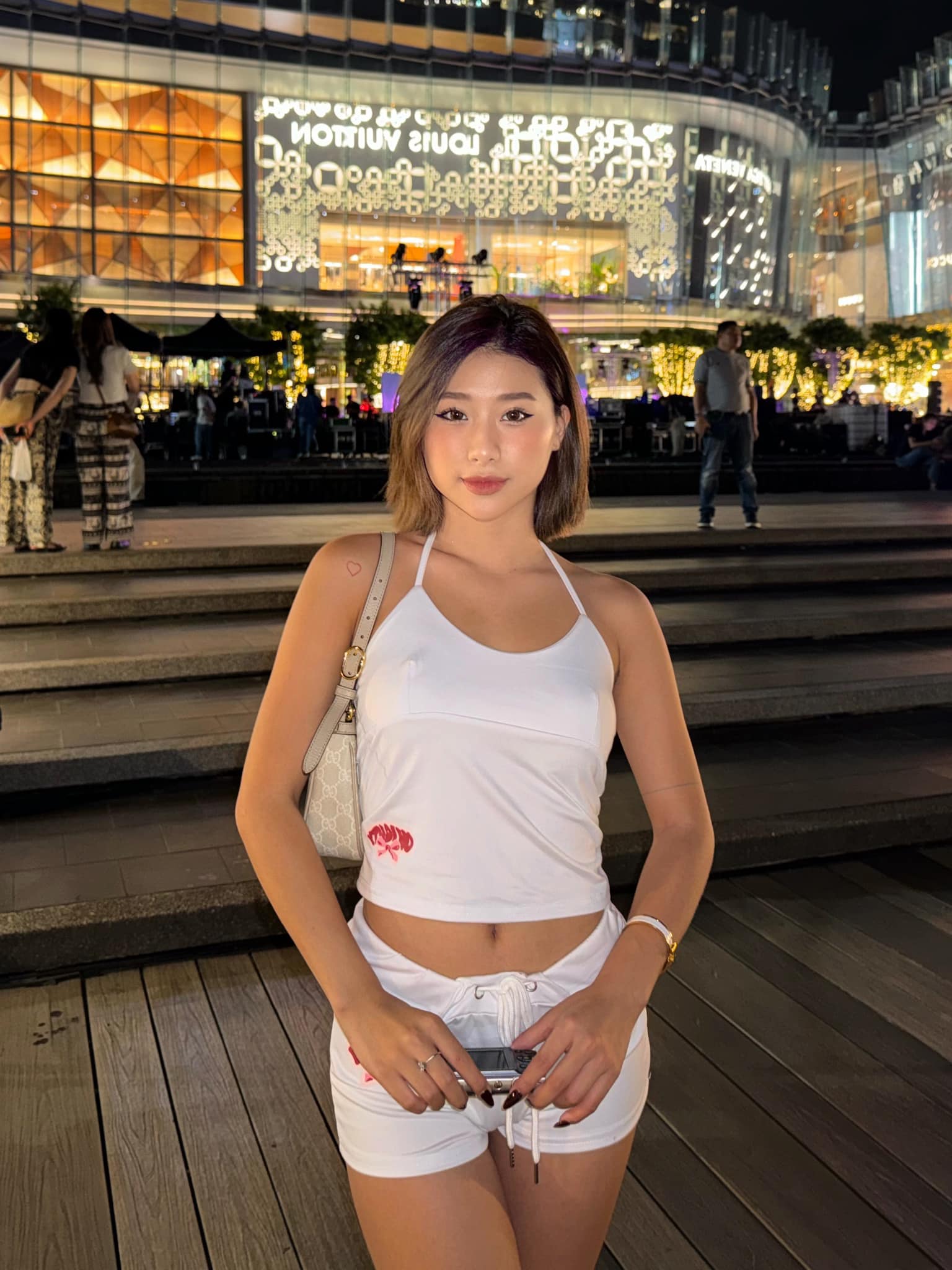 Louis Phạm Returns to Livestream After the "Backdrop" Controversy, Viewers Flood with Two Words, New Hot Girl's Attitude is Strange 4 In 2024, the name Louis Phạm has caused many controversies online. She has continuously faced scandals. Source: FBNV.