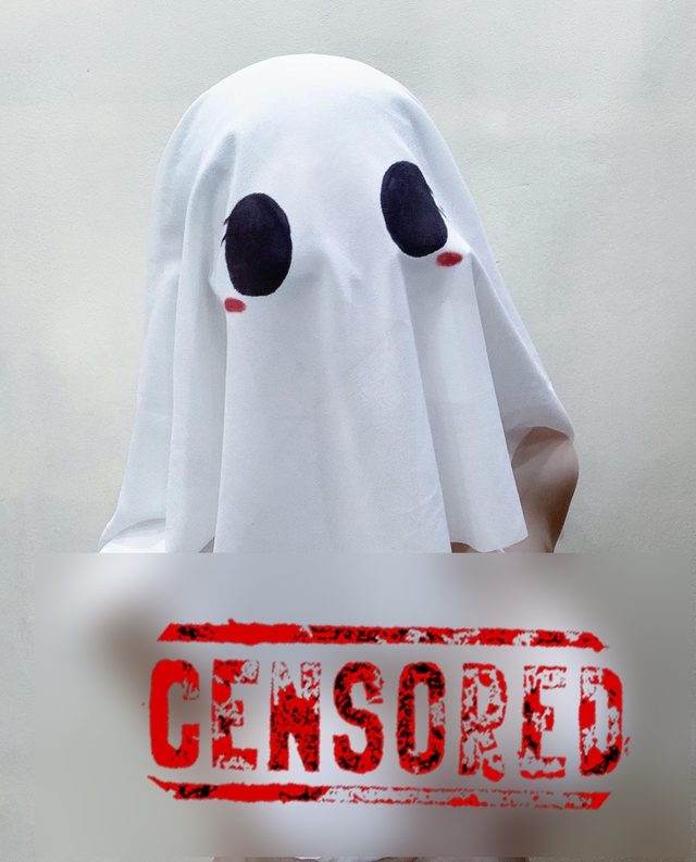 Chasing Trends, Coser Deliberately Shows Off Inappropriate Skin with 