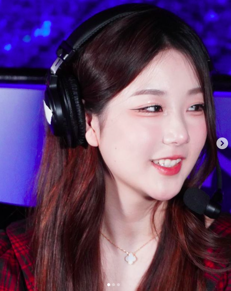 The Identity of the Hot Female Streamer That Has Fans Demanding to "Check Var" at Worlds 2024 6 anh chup man hinh 2024 11 03 luc 094844 1 17306041725291666499735