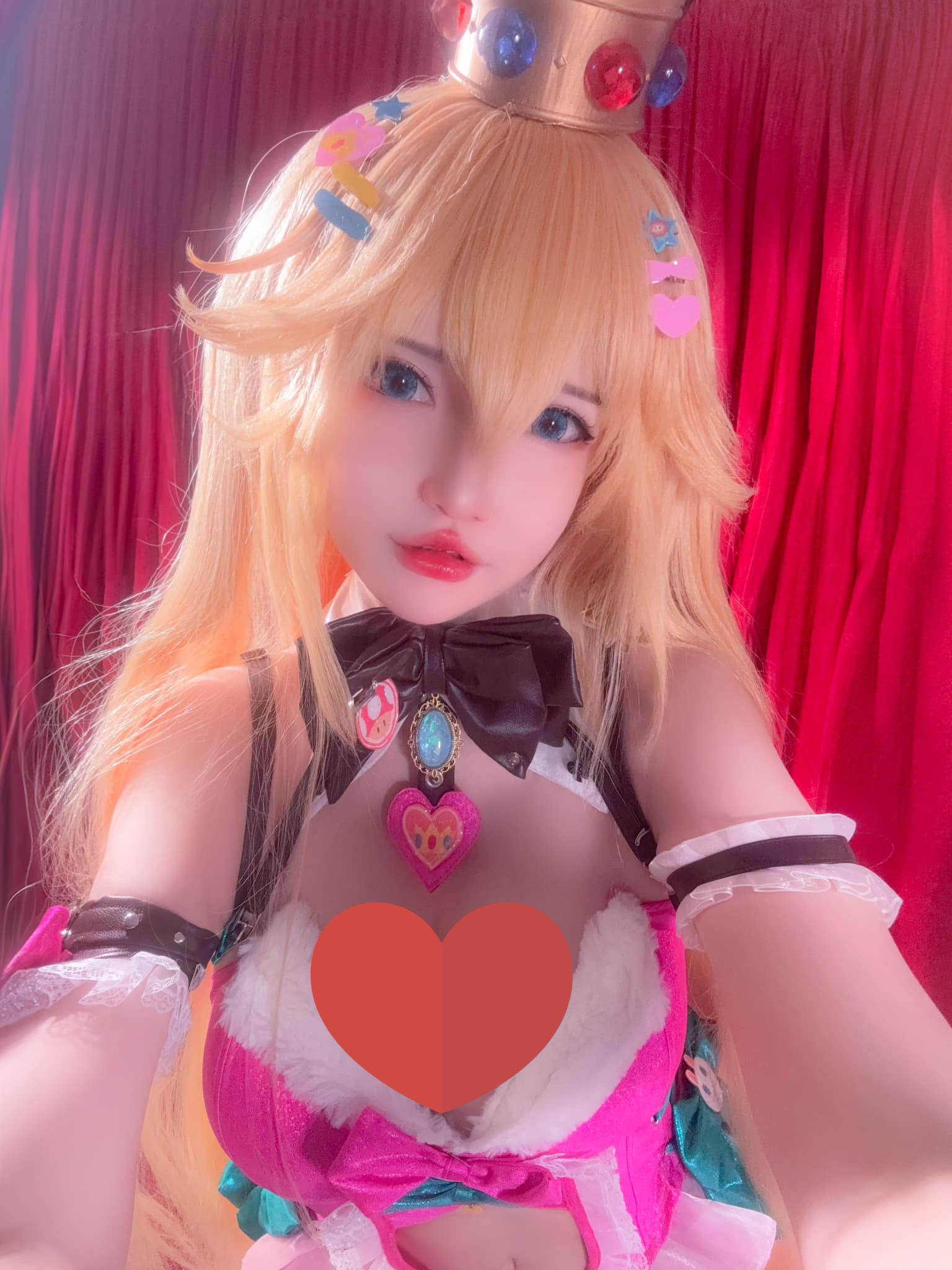 Female Cosplayer Continues to Share a Series of Sultry Photos, Male Fans on Edge 10 edit 46656408586611290073092821709309529450571815n 17323276483791193237798