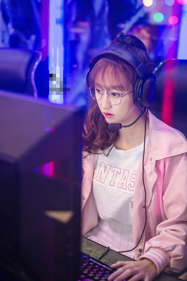Where is the beautiful first-generation female streamer who rose to fame alongside Misthy, Uyên Pu, and Linh Ngọc Đàm?- Image 4.