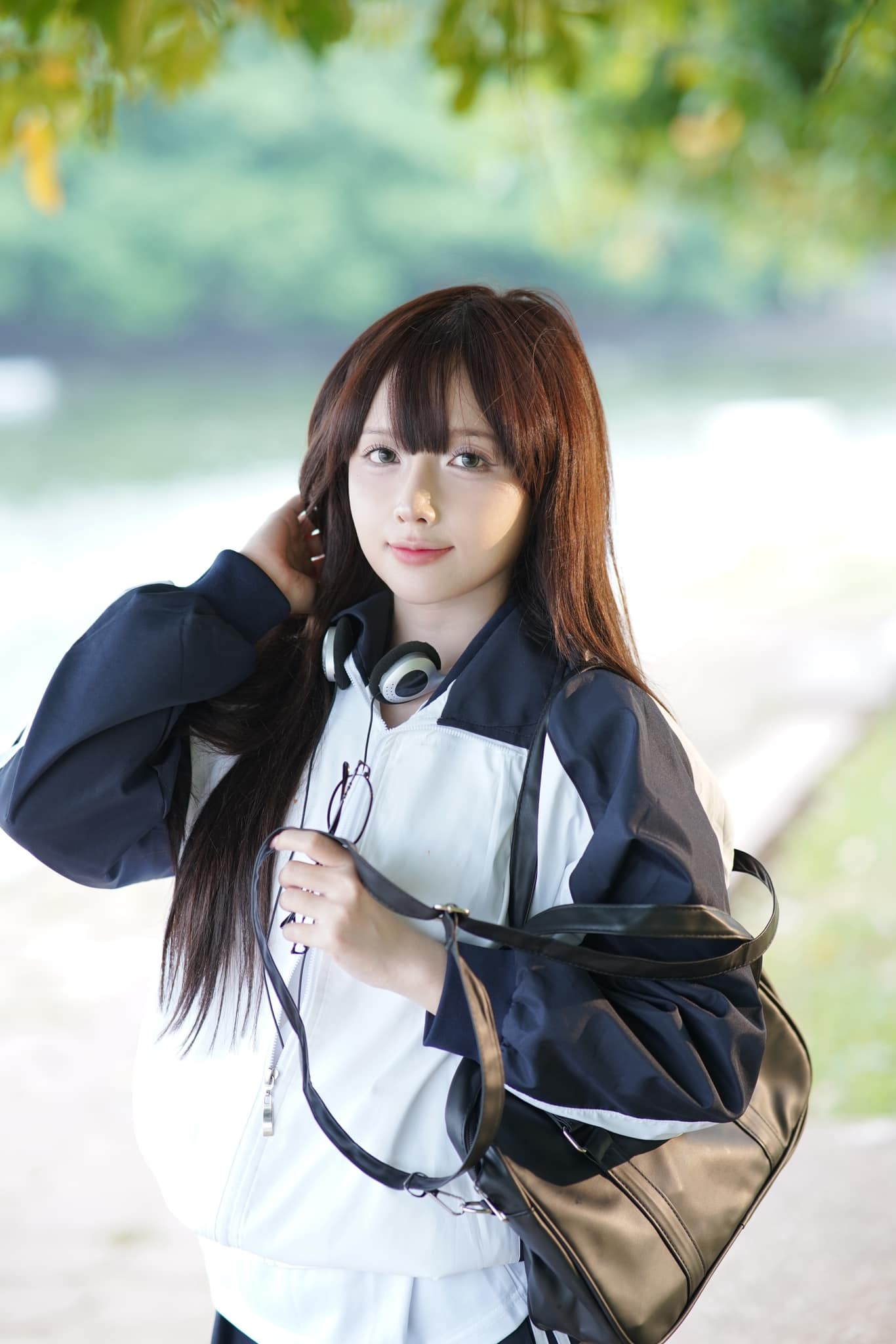 Beautiful Girl Shines in a "Bạch Nguyệt Quang" Look After Transforming from a Sexy Cosplayer 1 photo 1730714083374 1730714083557429154161