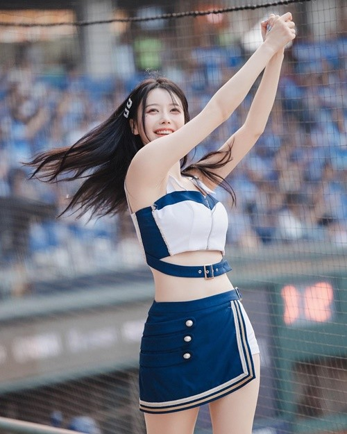 "Unacceptable" Images of Cheerleaders Raise Concerns About Social Media Content 1 photo 1731208326193 17312083263801713782062