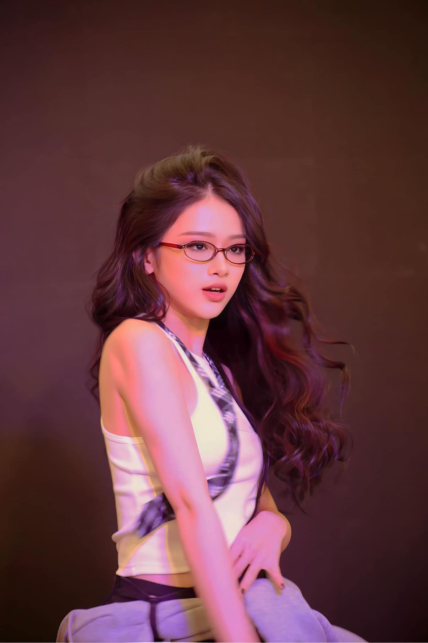Linh Ka Surprises Everyone by Locking Her Personal Page, All Because of a Photo 1 photo 1731319083667 1731319084124691851868