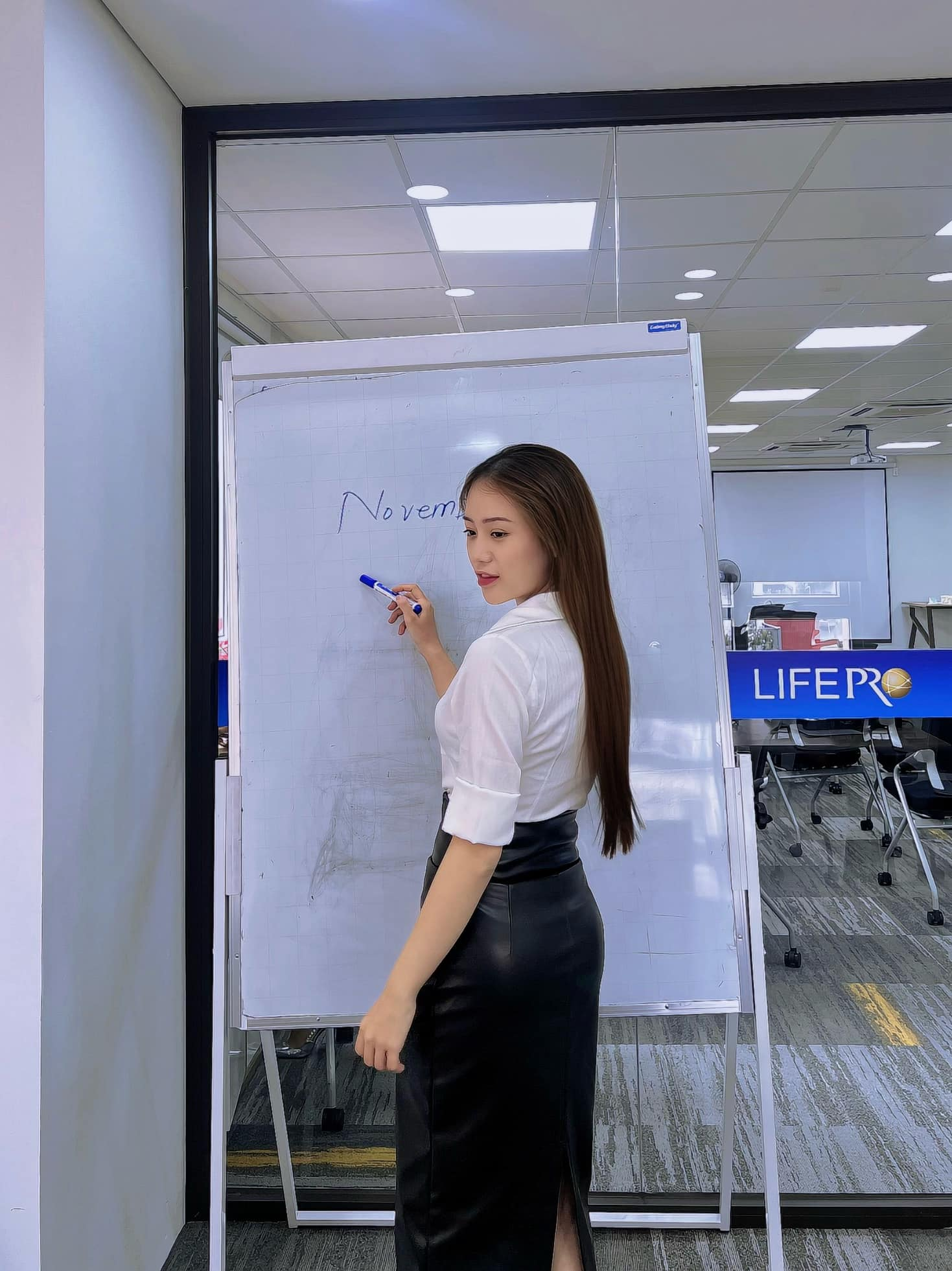 Clever as Mai Linh Zuto, Fans Have to Reverse the Screen to Fully Admire Her Charming Figure 1 photo 1731468509082 17314685094561721423437