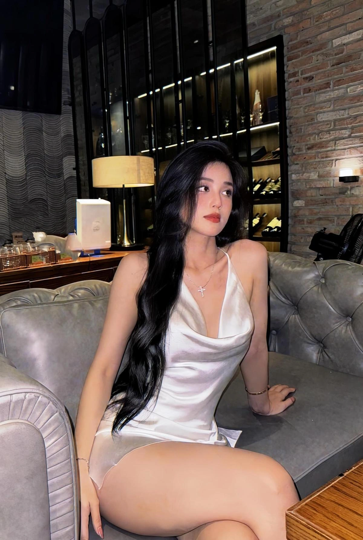 "Beautiful hot girl" before getting involved in An Tay scandal, social media flooded with sexy photos 2 photo 1731739984575 1731739985066994154116