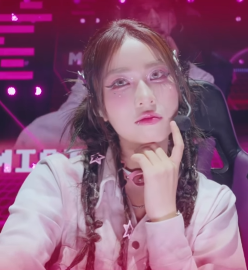 MisThy Shakes Hips and Sticks Out Tongue on Stream, Male Fans Immediately React 2 screenshot 2024 11 05 100109 17307769816131981517489