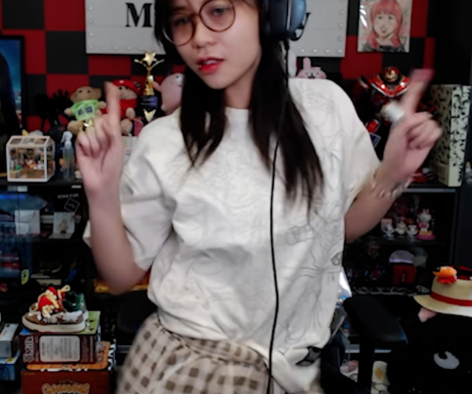 MisThy Shakes Hips and Sticks Out Tongue on Stream, Male Fans Immediately React 7 screenshot 2024 11 05 100203 1730777094980649262491