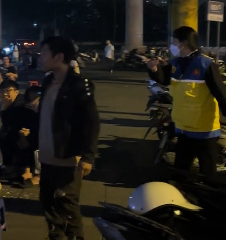 The Charming Guy Caught in a Street Altercation, Netizens Ask: Is It Real or Staged? 3 screenshot 2024 11 05 143549 17307949335121609070425
