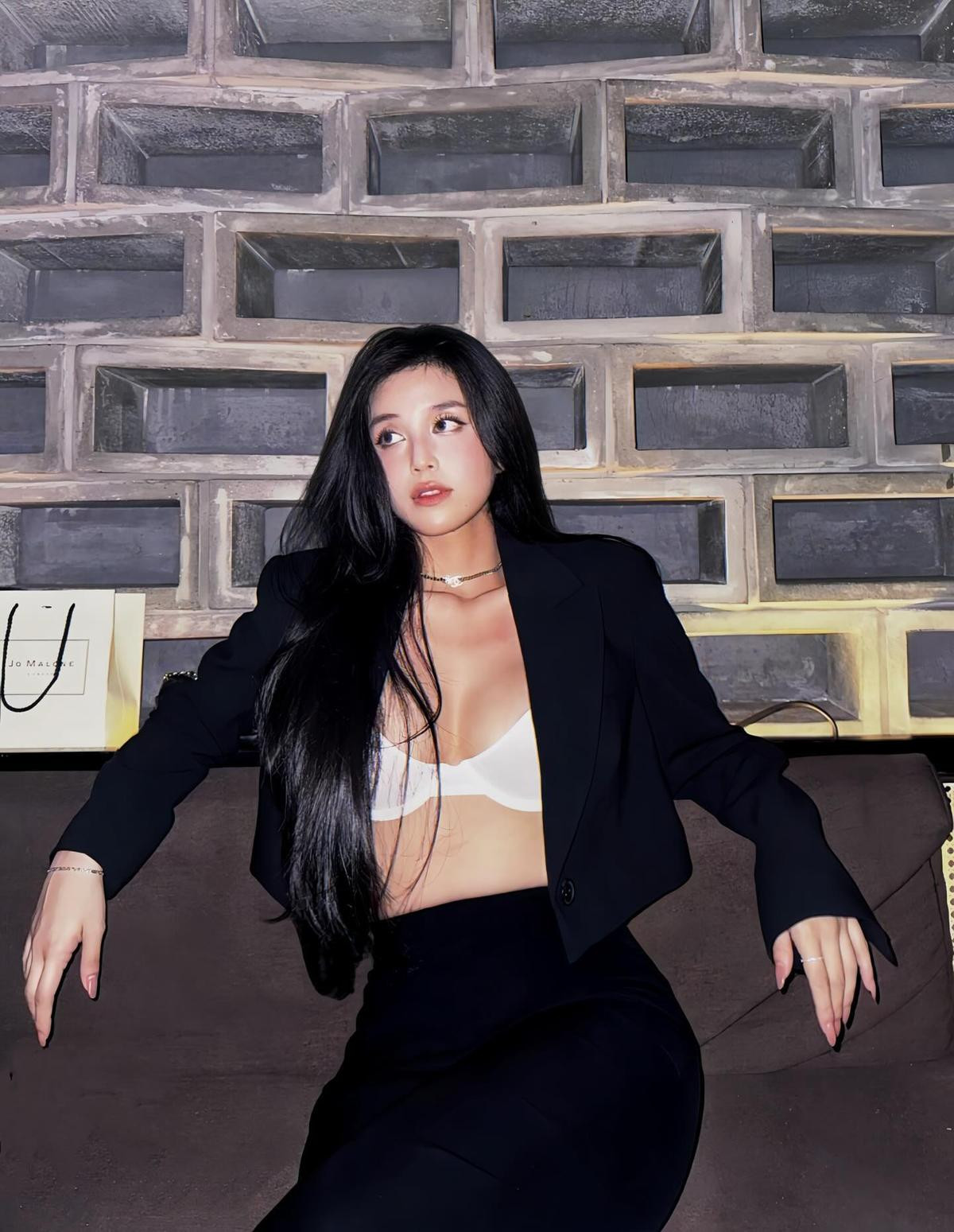 "Beautiful hot girl" before getting involved in An Tay scandal, social media flooded with sexy photos 4 ua9mu59za71 ulz6ffzbh32 ebko5n9vzr3 1731739961110 1731739961296642215859