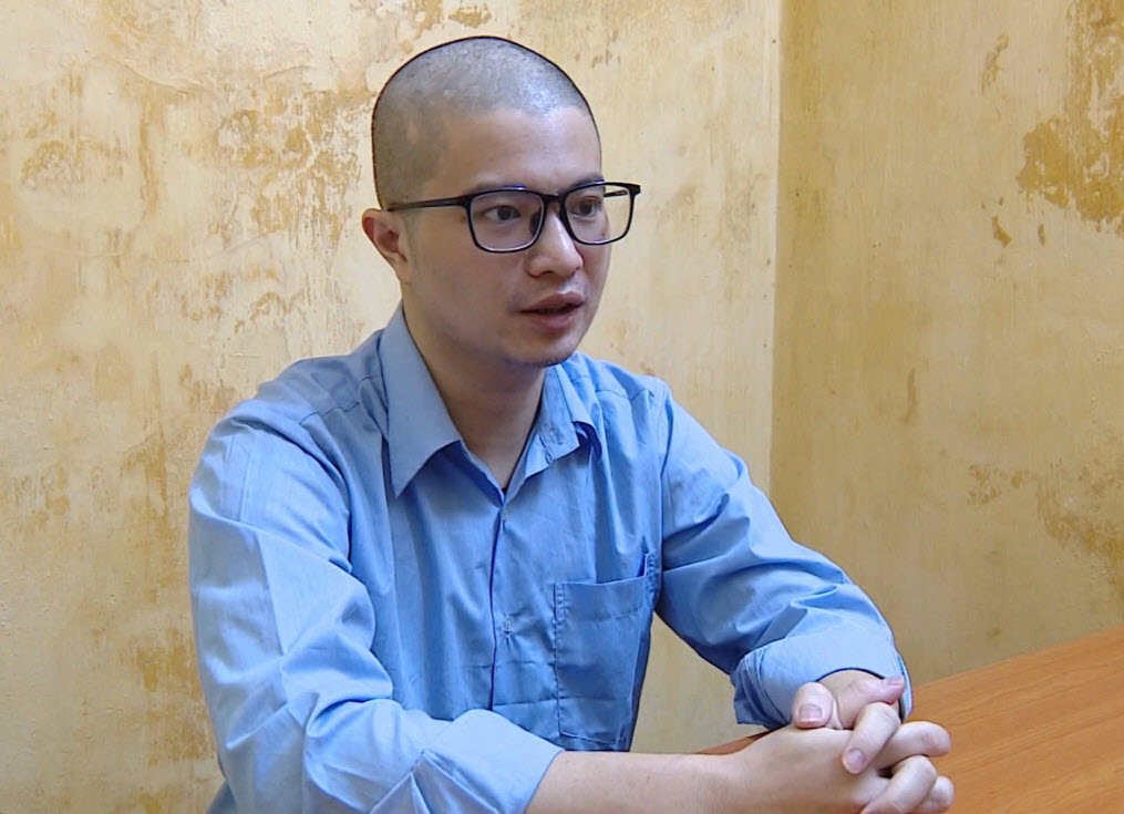 FPT Student Scammed Out of 8 Billion VND by Trusting Facebook and TikTok Channels Full of Luxury Cars and Expensive Homes of Mr. Pips 1 TikToker Mr Pips (Phó Đức Nam) at the police agency (Photo T.A)