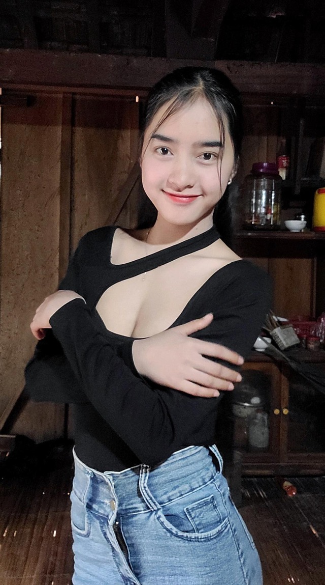 Mountain Girl Yona Cươn Transforms into a "City Girl", Unrecognizable Beauty 5 2700328834583988426616774965978306765484338n 17353561100591236474854