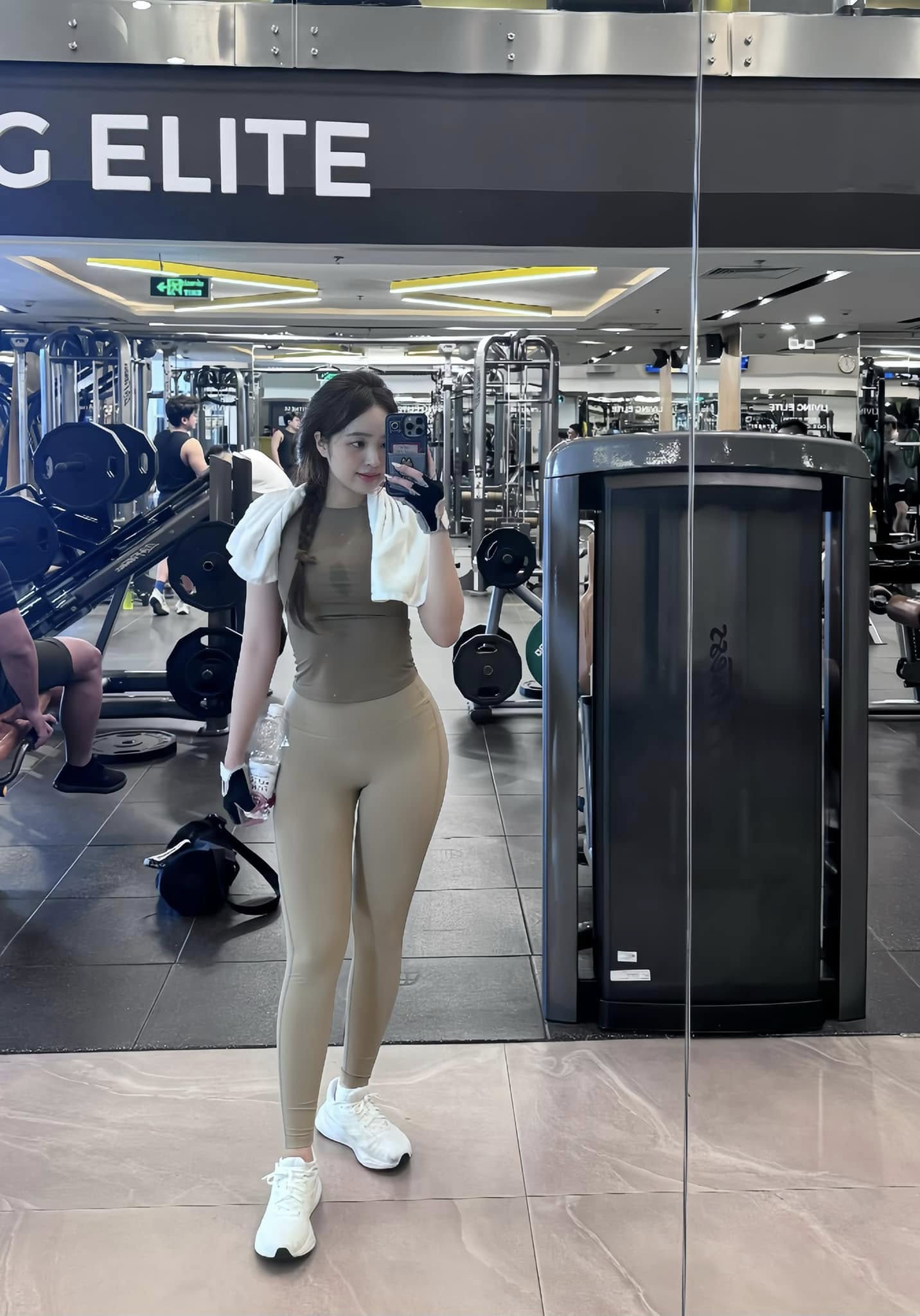 The Girl Who Exploded with Engagement Thanks to Just One Gym Photo 4 47017891222272775076679945451327881150885664n 17343237998351404973610