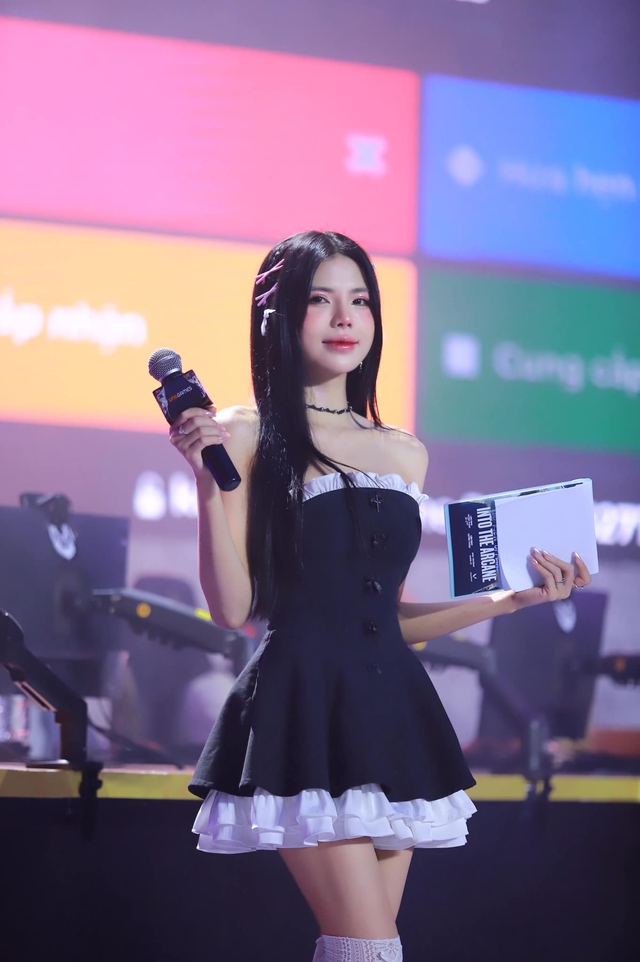 Close-Up of Mai Dora's Sensual Figure Makes Viewers Exclaim a Bitter Comment