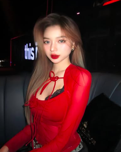 After a Long Hiatus, Female Streamer Unexpectedly Updates with a Cryptic Status 3 anh chup man hinh 2024 12 07 luc 095835 17335403442421856703004