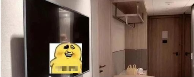 Forgot to turn off the livestream but rushed to take a shower, female streamer faced an unforgettable incident