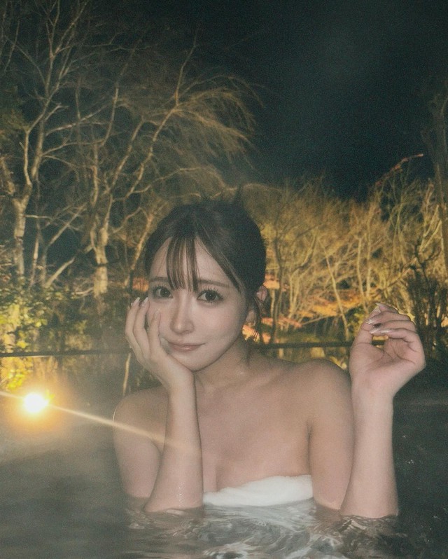 Yua Mikami Surprises Fans with Hot Spring Photos, Idol's Appearance Stuns 2 e4b889e4b88ae682a0e4ba9ee6baabe6b389e5a4a7e8a7a3e694be e784a1e8be9ce99bbbe79cbce683b9e4babae98190e683b32 1735185529028 1735185529339916147821