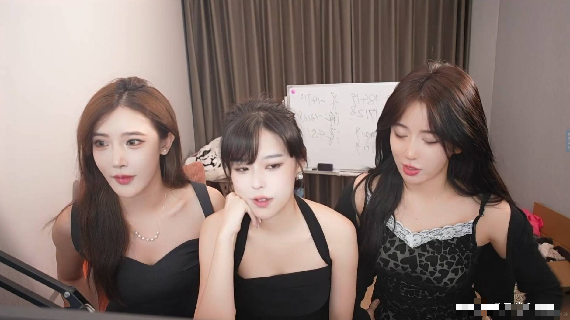 Livestream Workout, Female Streamer Warned for Revealing Sensitive Details 1 edit 50fc8658319e49229f0bc03ba76dd6c7 1734662757185920351641