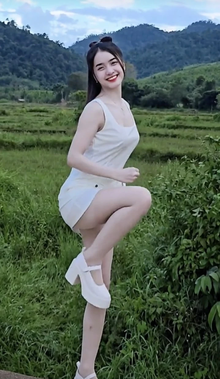 Mountain Girl Yona Cươn Transforms into a "City Girl", Unrecognizable Beauty 3 photo 1735356020228 1735356020382905024370