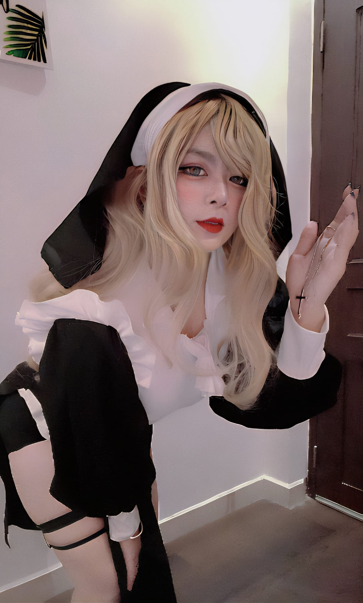 Take a Look at the Everyday Photos of the Stunning Cosplayer, Revealing Her Identity That Leaves Male Fans Awestruck 6 photo 1735620709935 17356207142181465219887