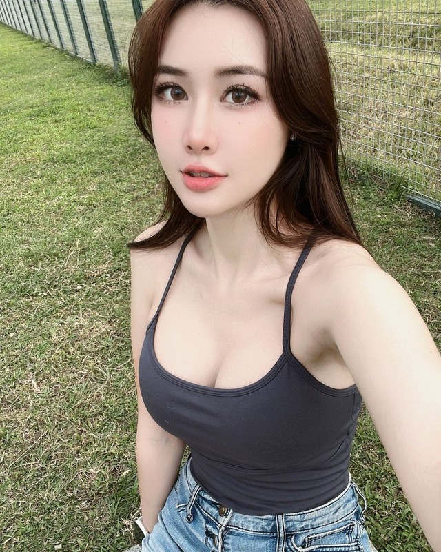 The Highly Educated Hot Girl Who Chose a "Side Job" as Yua Mikami's Colleague 5 173122830857477 1735536715110 1735536715929251352404