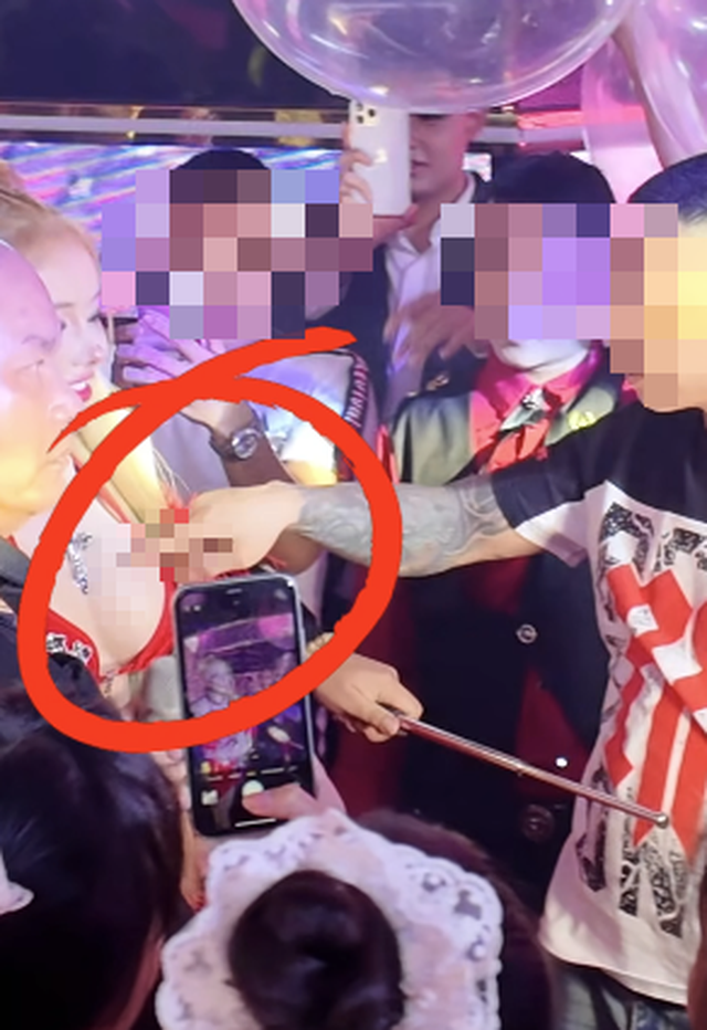 Ngân 98 Freezes in Shock at Male Fan's "Inappropriate" Action in Public 3 base64 17373619877501210597658