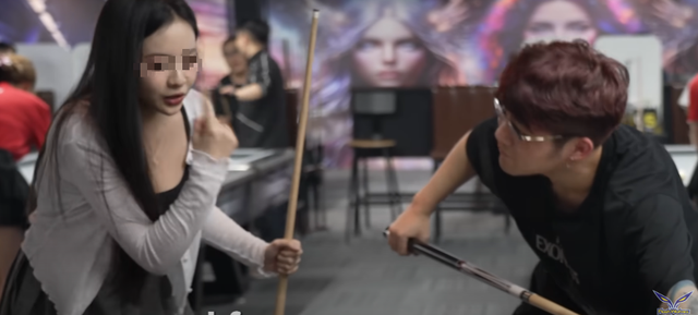 Hottest Today: Controversy Surrounding Beautiful Gamer in Arena of Valor Criticized for Wearing Revealing Outfit, Claims It's What the "Boss" Wanted 4 edit screenshot 2025 01 21 102937 1737444380650746544190