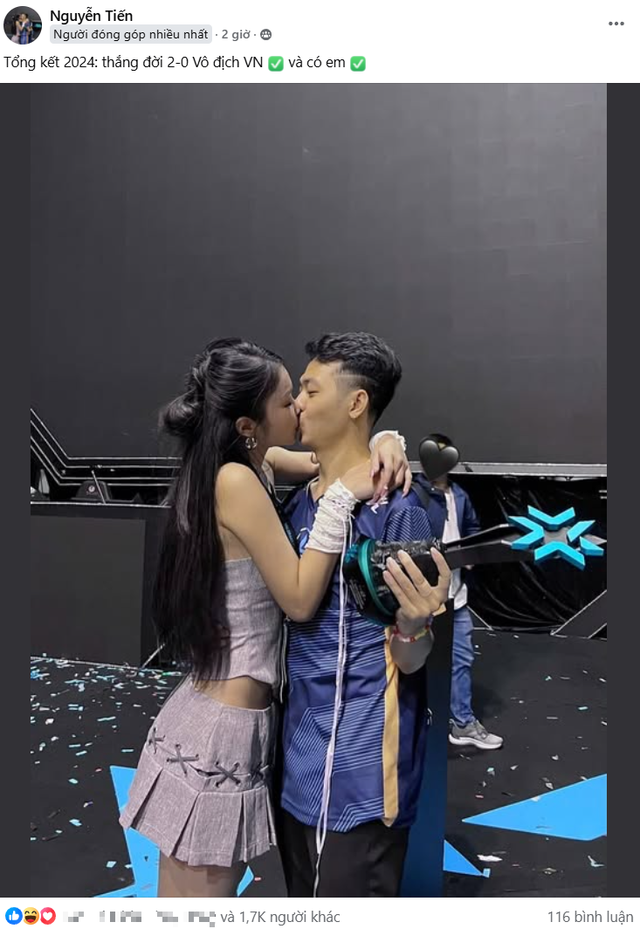 The Hot and Sensual Female MC Kisses Her Player Boyfriend on Stage, Male Player Shows Off His Pride 2 edit screenshot 2025 01 28 004239 17380019445061912560438