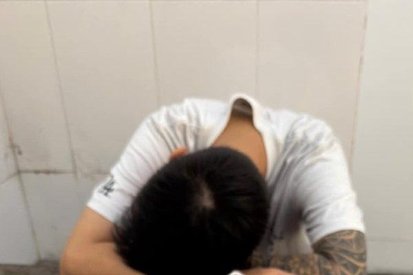 Controversial VCS Streamer Makes a Real 'Comeback', Community Sparks 'Conspiracy Theories' 1 Image circulated by the community questioning if streamer S. appeared at a government office.