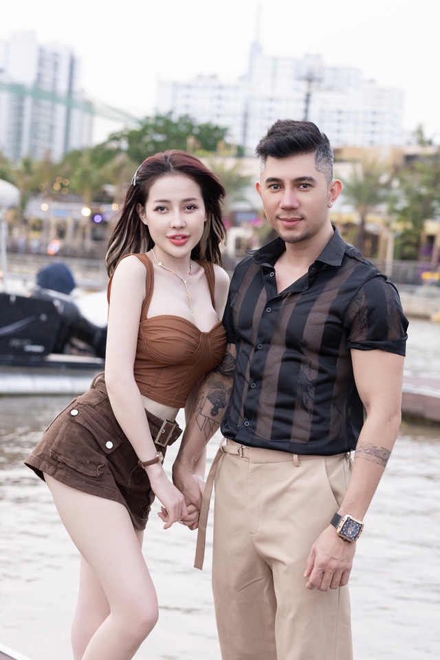 Ngân 98 Reveals Shocking Family Drama: Father Allegedly Steals 1 Billion Dong, Threatens to Release Sensitive Clips? 2 Ngân 98 and Lương Bằng Quang are known to the audience because of their scandals and controversies surrounding Minh Ngọc.