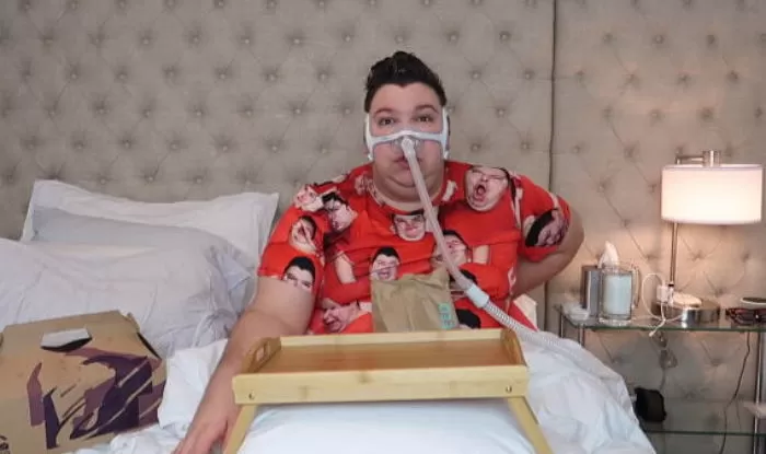 Going All Out for Work, YouTuber Gains 171kg, Uses Ventilator Yet Continues to Make Mukbang Clips and the Outcome 2 photo 1733804474926 1733804476782697452776