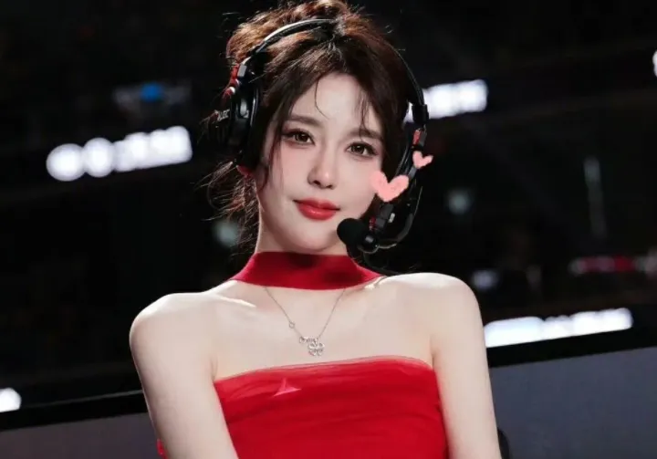 A Moment of Embarrassment: The Beautiful LPL "Goddess" Reveals an Unbelievable Streaming Backstage, Fans Disappointed in Their Idol? 4 photo 1737244777610 1737244777870667505455
