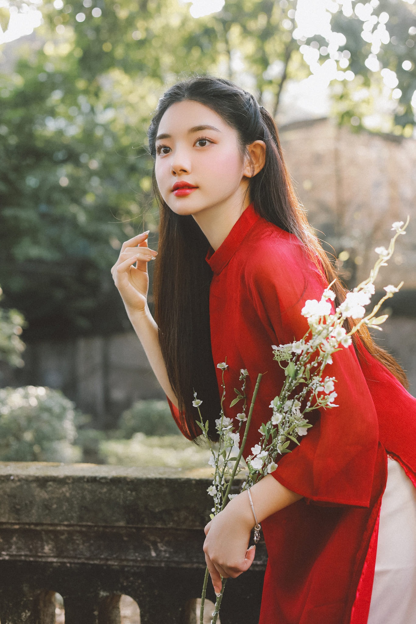 Admiring the Festive Tet Photos of Mukbang Hot Girl, Male Fans Can't Look Away 1 photo 1737285286659 17372852872861804721036