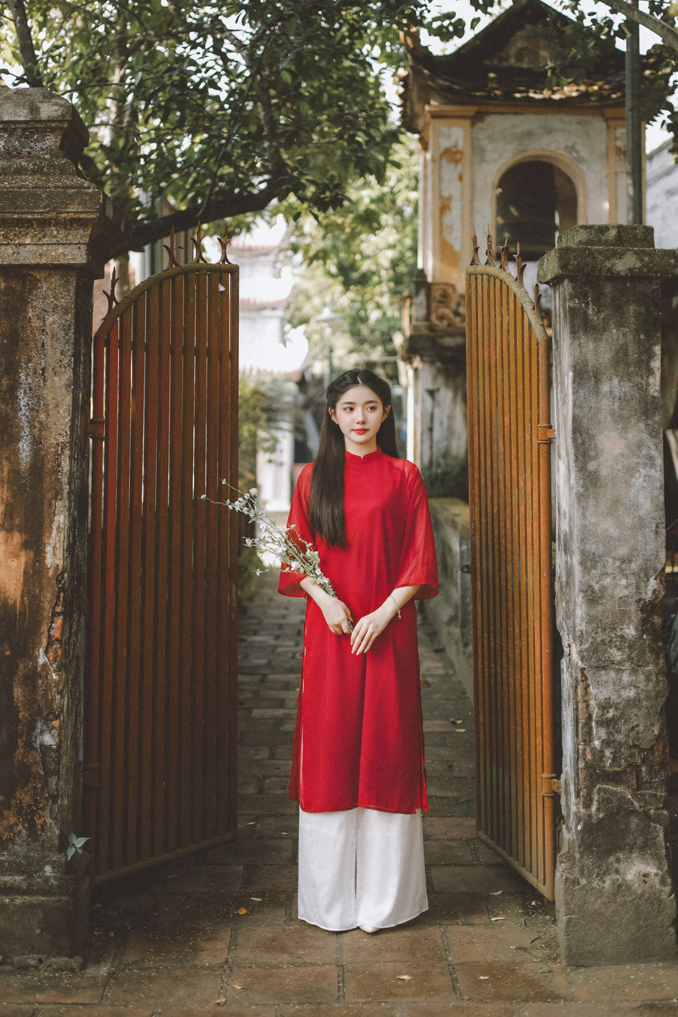 Admiring the Festive Tet Photos of Mukbang Hot Girl, Male Fans Can't Look Away 2 photo 1737285317110 1737285318927637804582