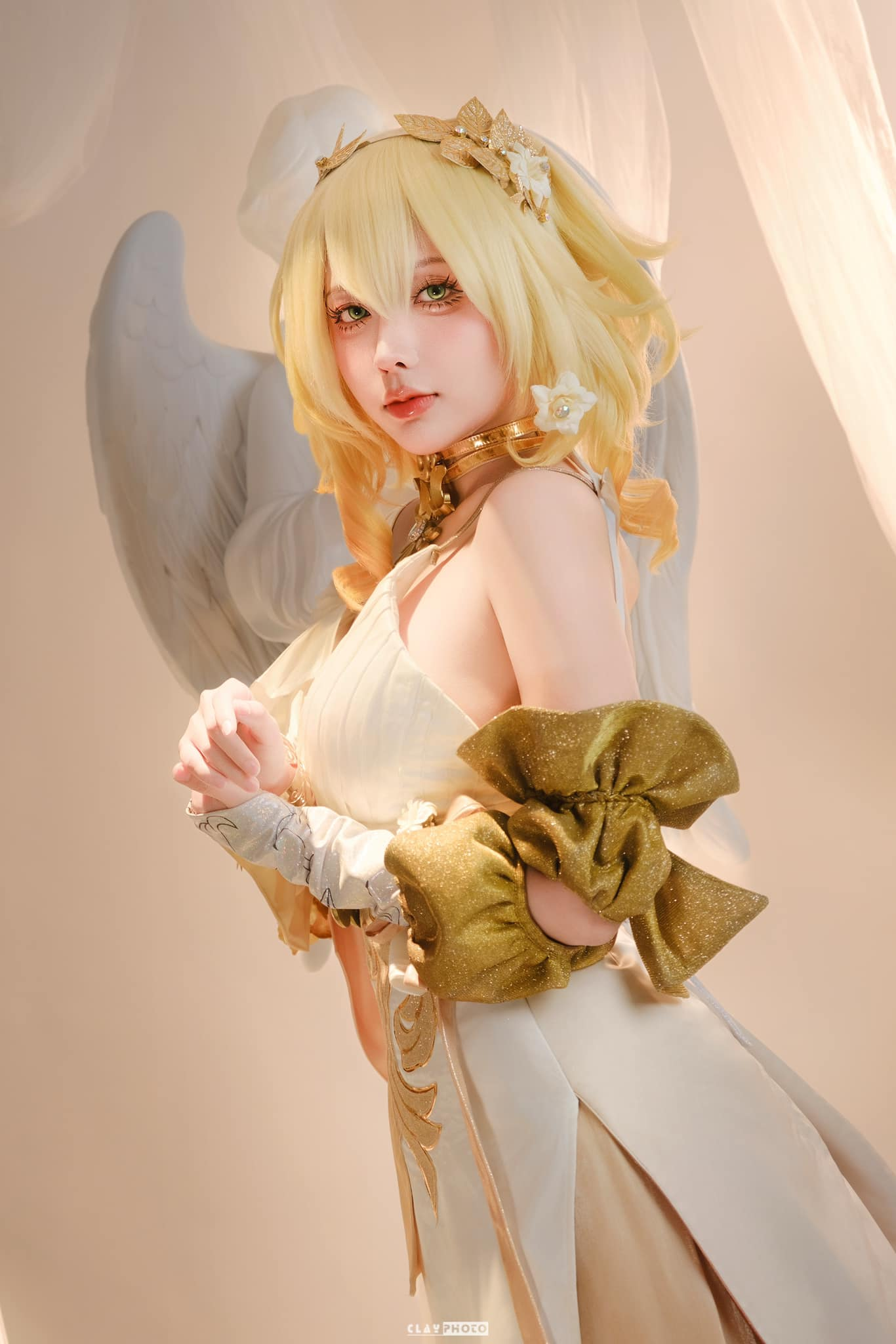 Admiring the Flawless Aglaea Cosplay, Male Fans Can't Find Any Flaws 2 photo 1737519881621 17375198867061855420982
