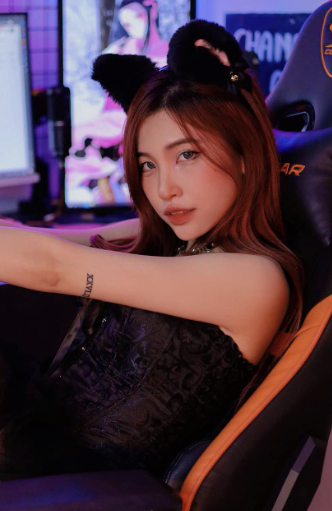 Female streamer causes a stir on her "comeback" day 6 screenshot 2025 01 21 095912 1737428363698879285185