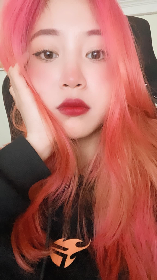 A Series of Moments Capturing the Essence of a "Muse": Streamer Nắng Doesn't Recognize Herself 9 14549345310833828555145375760930050008601038n 17407282226601773736035