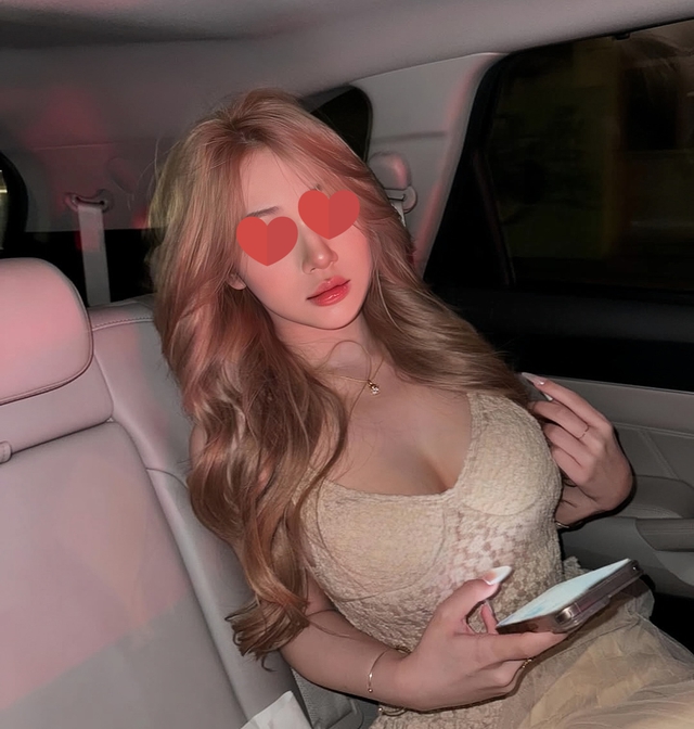 After the Love Scandal, the Hot Girl Changes Careers and Responds to Claims of 'Whitewashing' 2 edit 472107354179165526180417141738085389885450441n 17406453461591651193069