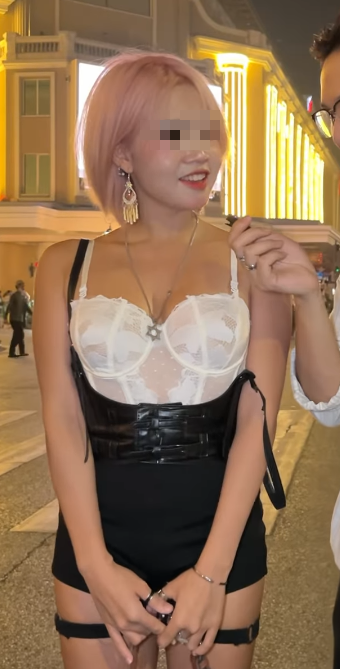 Showing Off Her Hot Body, Girl Demands 3 Billion VND Bride Price Causing Viewers to Roll Their Eyes 3 edit screenshot 2025 02 04 141830 1738653556602771097285