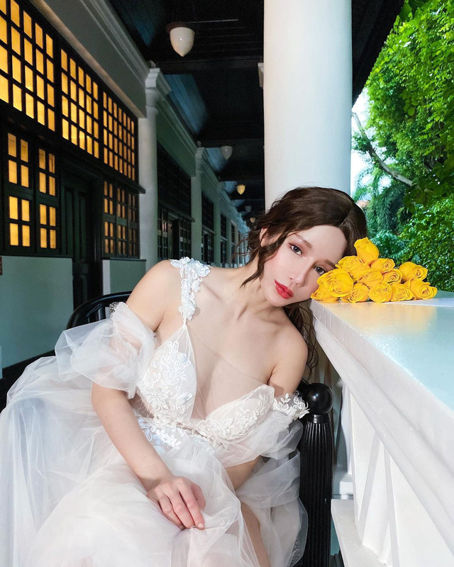 Proving "Real Goods", Female YouTuber Uses Elasticity Tester, Shocking Claims 2 om khoanh khac goi cam o quan an nang hot girl khien cdm phat sot voi vong mot nhu chuc cho roi ra ngoai voi va xin in a15 5636637 1740455687470 174045568783125668365