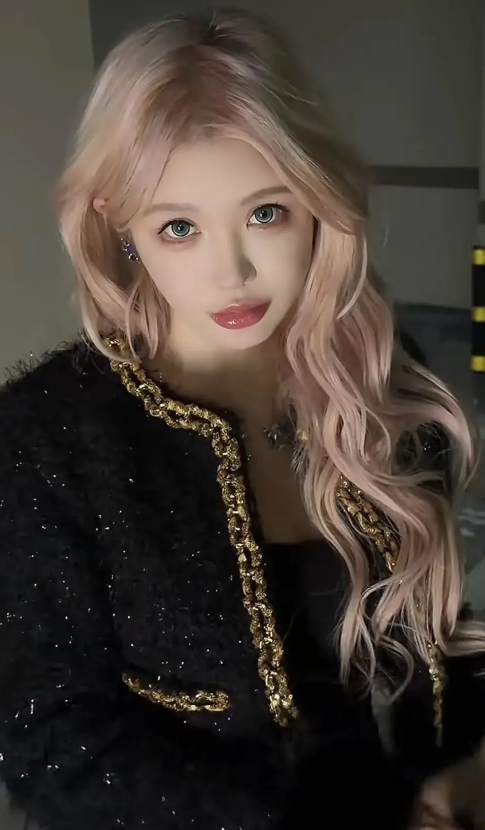 Female Streamer Accused of "Dating Multiple People" Yet Still "Pretending to be Innocent" 1 photo 1738377048039 17383770485121958429828
