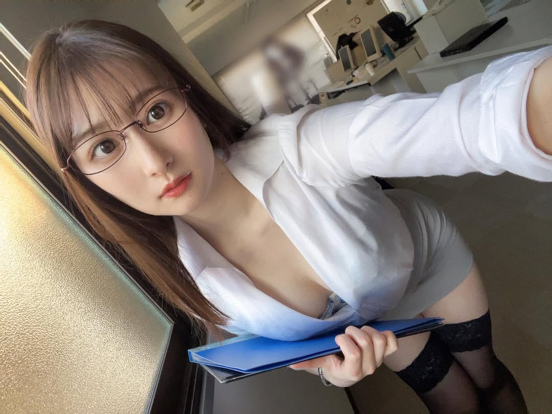 Yua Mikami's Colleague Faces Major Scandal, Caught Cheating in a Hotel Room 4 photo 1738821003232 1738821003421845739192