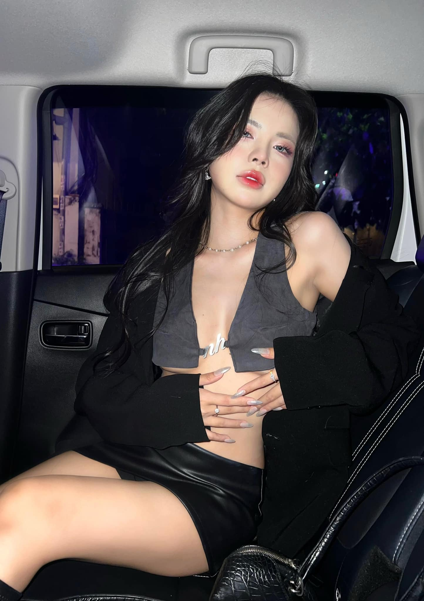 Mai Dora Fumes, Posts Late-Night 'Exposé' on Her Husband, Commentator Văn Tùng 1 photo 1739069936363 1739069936950615721331