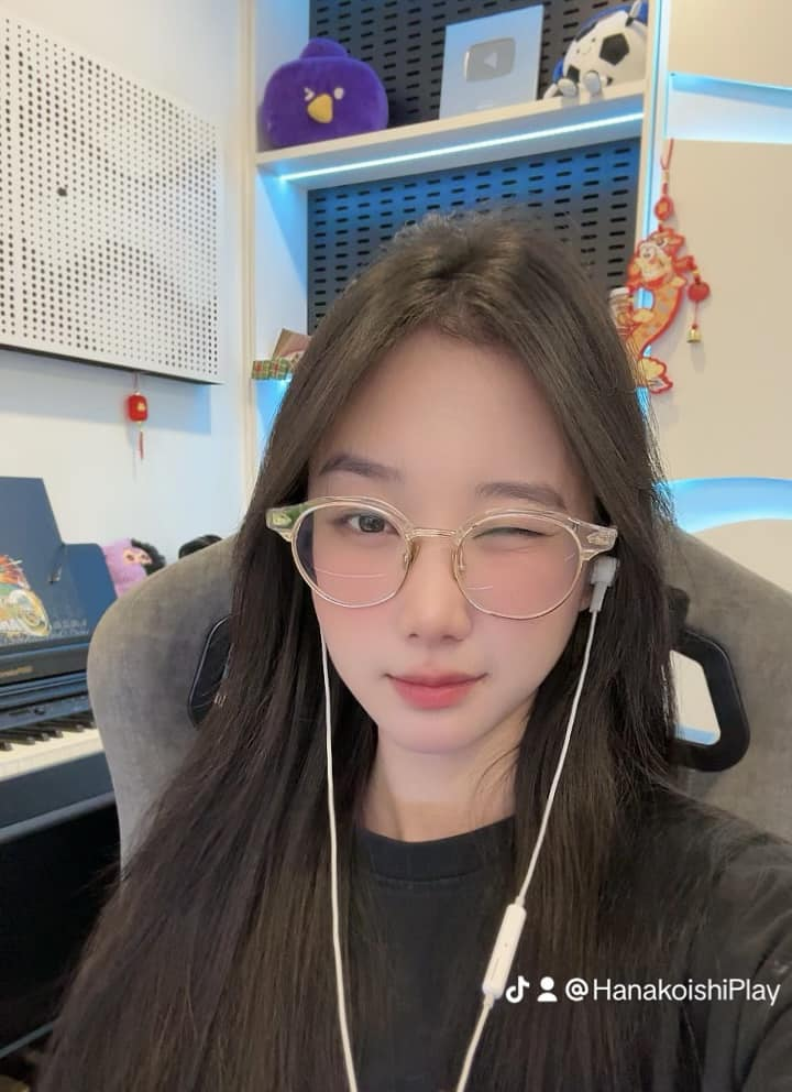 Beautiful female streamer confirms "reaching out to the vast sea", concerned about negative comments 4 photo 1739159908449 17391599086461911313456