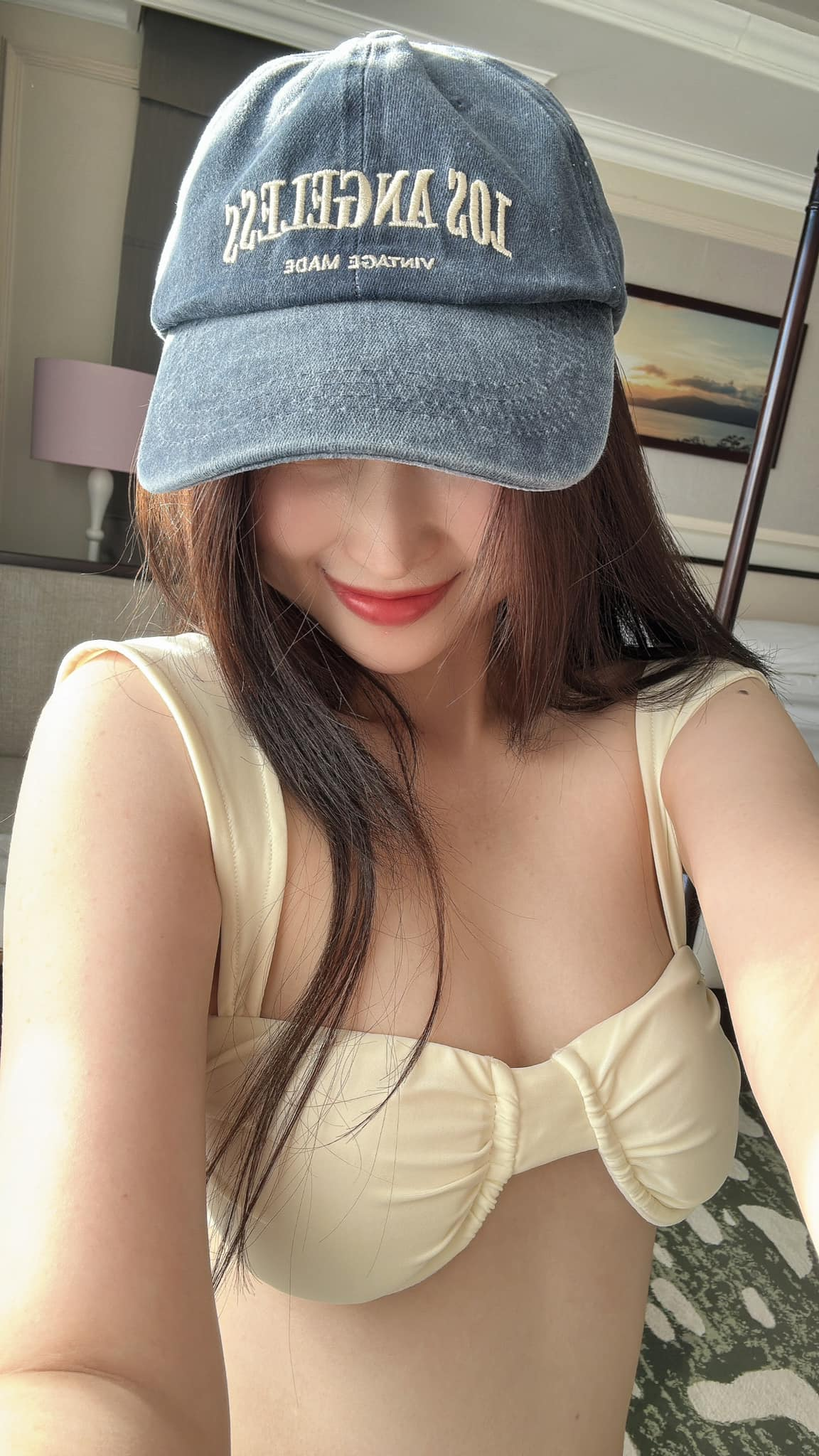 Gaming Hot Girl Shows Off a Series of Sexy Photos But Still Worries in Front of One Person 7 photo 1739504833401 17395048337371924204202